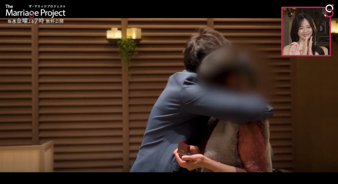 感動のプロポーズと抱擁