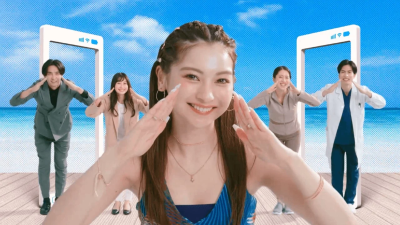 スマートフォンフレーム内の男女とゆきぽよさん