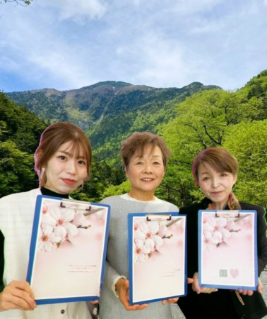 笑顔の女性たち