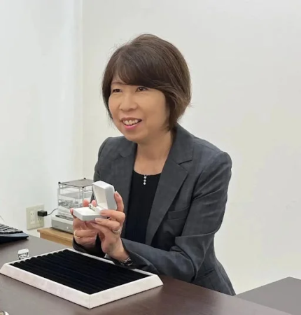 カリスマ想い出査定士・早川綾子