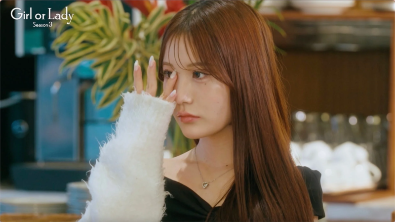 憂いを帯びた女性