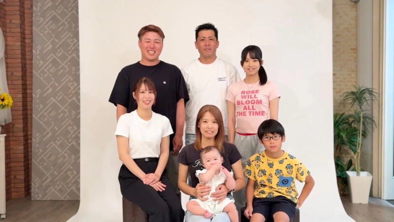 笑顔の家族写真
